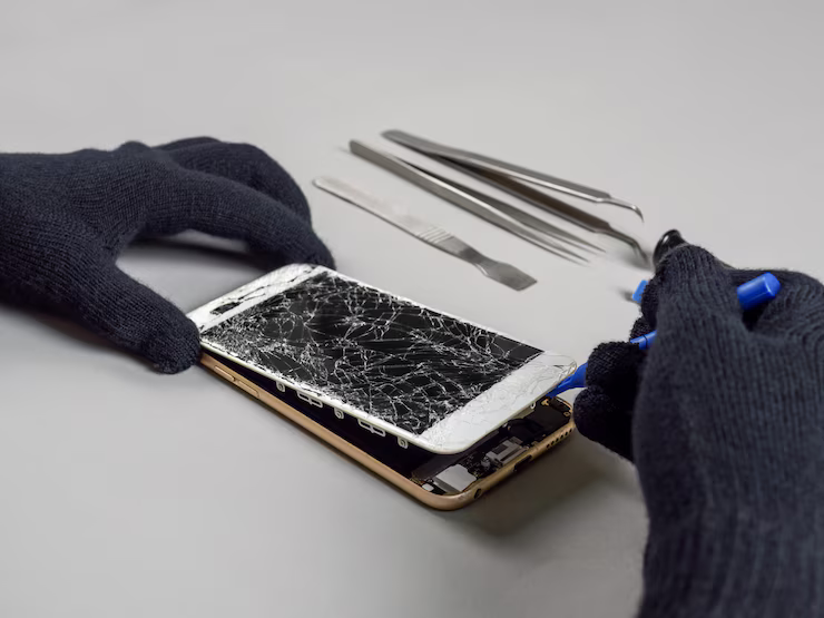 Cracked Screen? Get Hassle-Free Mobile Repair at Your Doorstep